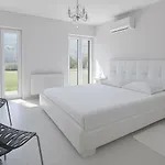 Luxury With A Swimming Pool Vlasici, Pag - 25230 Βίλα *