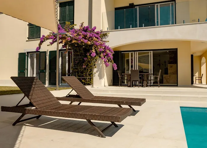 Luxury With A Swimming Pool Vlasici, Pag - 25230 *