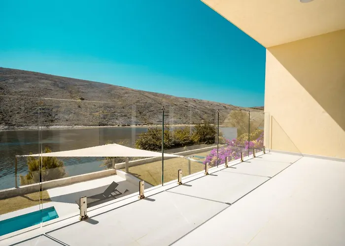 别墅 Luxury With A Swimming Pool Vlasici, Pag - 25230